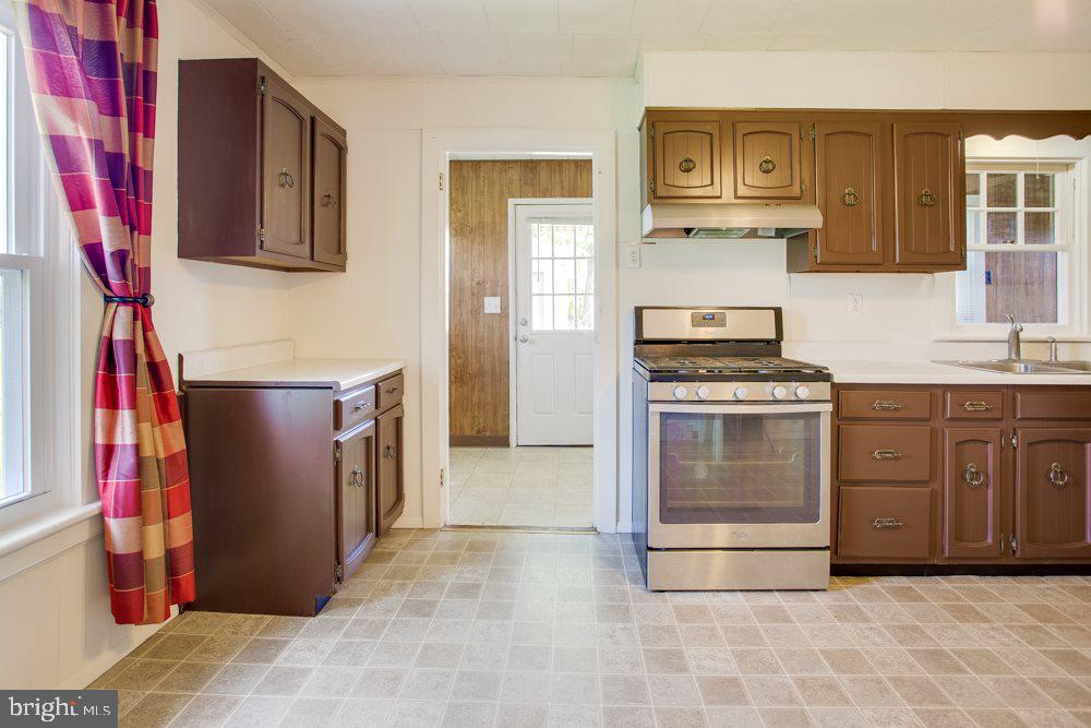 250 South Houcks Road Harrisburg, PA 17109 - Photo 7 of 25 Gallery Image 7