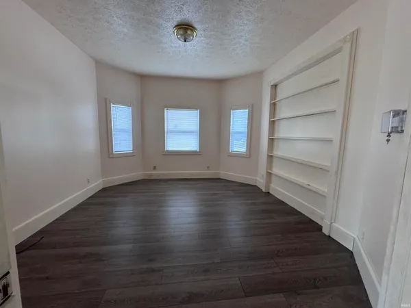 $775 | 614 West Charles Street, Muncie, IN 47305