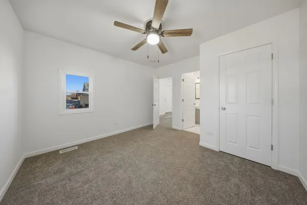 $2,300 | 835 Bishop Avenue, Unit 1, Aurora, IL 60506