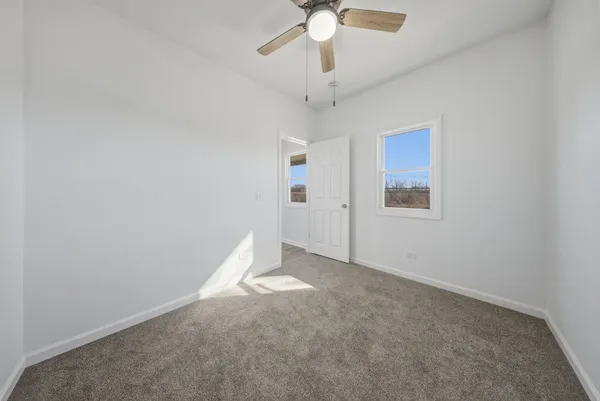 $2,300 | 835 Bishop Avenue, Unit 1, Aurora, IL 60506