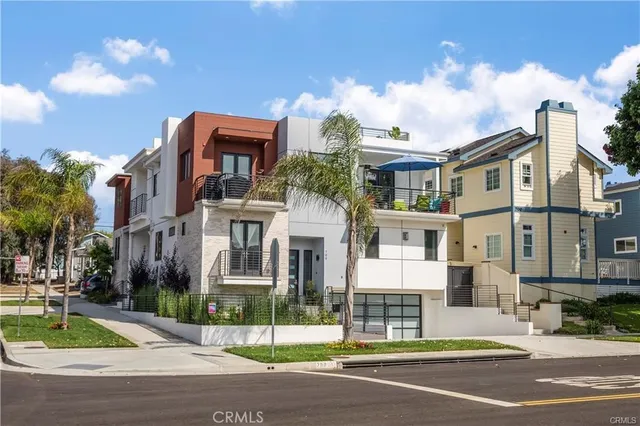 $9,000 | 700 South Broadway, Redondo Beach, CA 90277