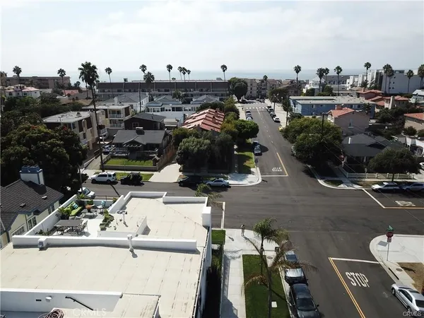 a picture of city view