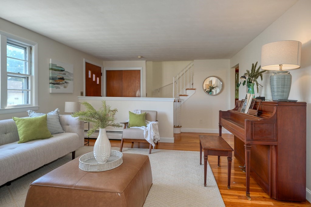 94 Cushing Road Malden, MA 02148 - Photo 3 of 28 Gallery Image 3