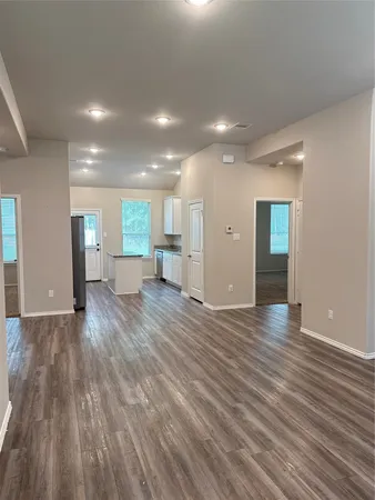 $1,800 | 20130 Parkway Lane, Montgomery, TX 77356