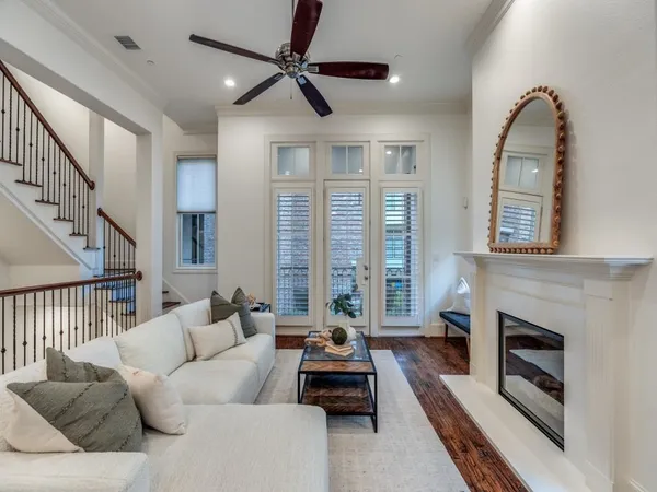 $995,000 | 2114 Aylesport Drive, Dallas, TX 75201