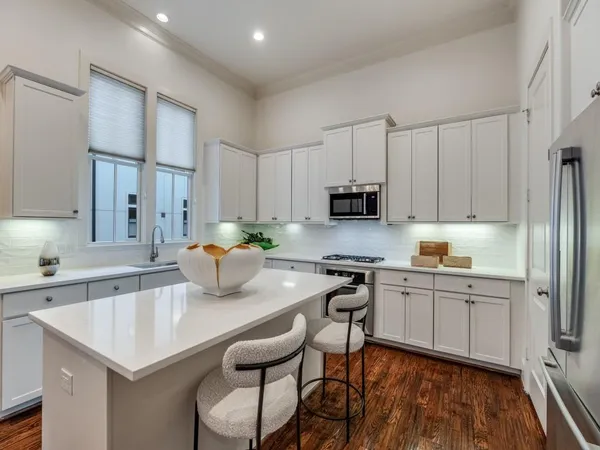 $995,000 | 2114 Aylesport Drive, Dallas, TX 75201