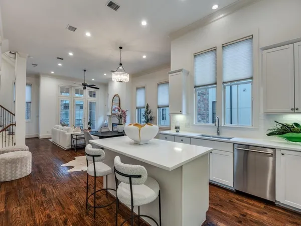 $995,000 | 2114 Aylesport Drive, Dallas, TX 75201