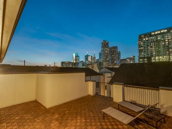 $995,000 | 2114 Aylesport Drive, Dallas, TX 75201