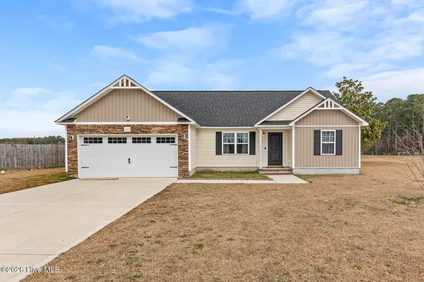 $259,900 | 205 Arbor Court, Richlands, NC 28574