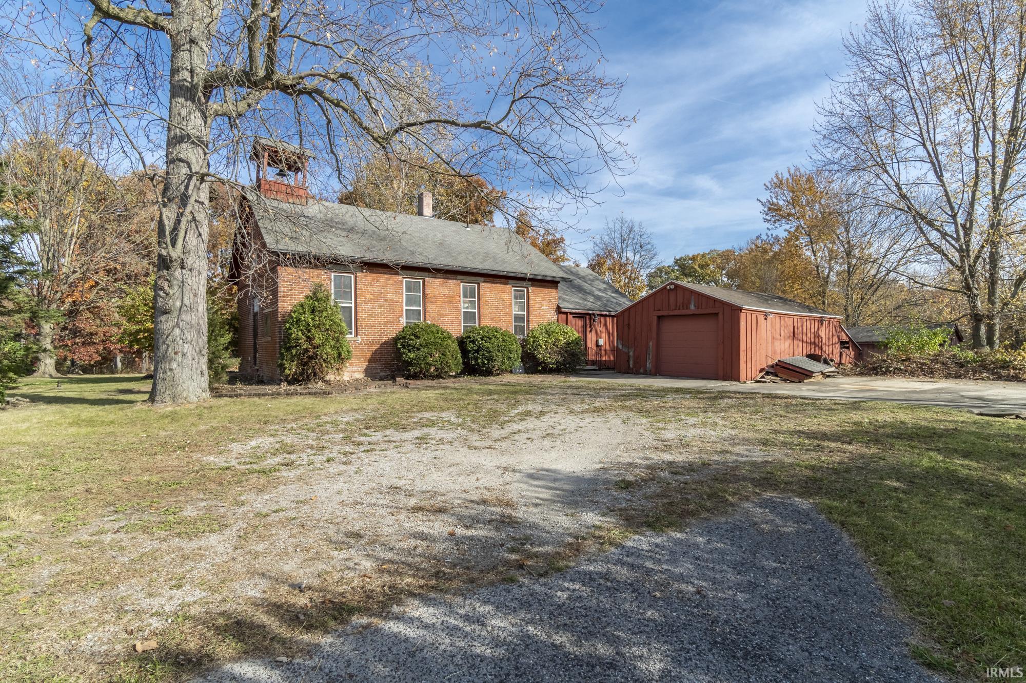8126 Coldwater Road Fort Wayne, IN 46825 - Photo 6 of 36