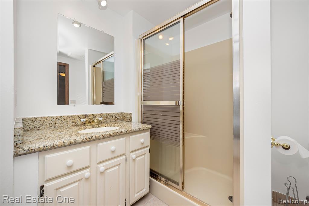 441 Silvervale Drive Rochester Hills, MI 48309 - Photo 35 of 57