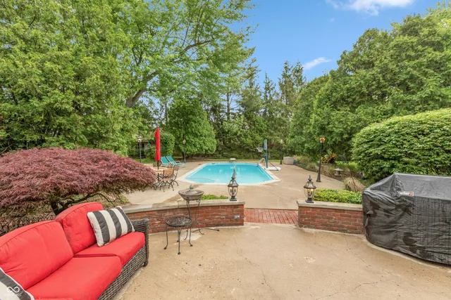 $995,000 | 8535 North Washington Boulevard, Indianapolis, IN 46240