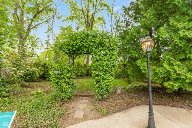 $995,000 | 8535 North Washington Boulevard, Indianapolis, IN 46240