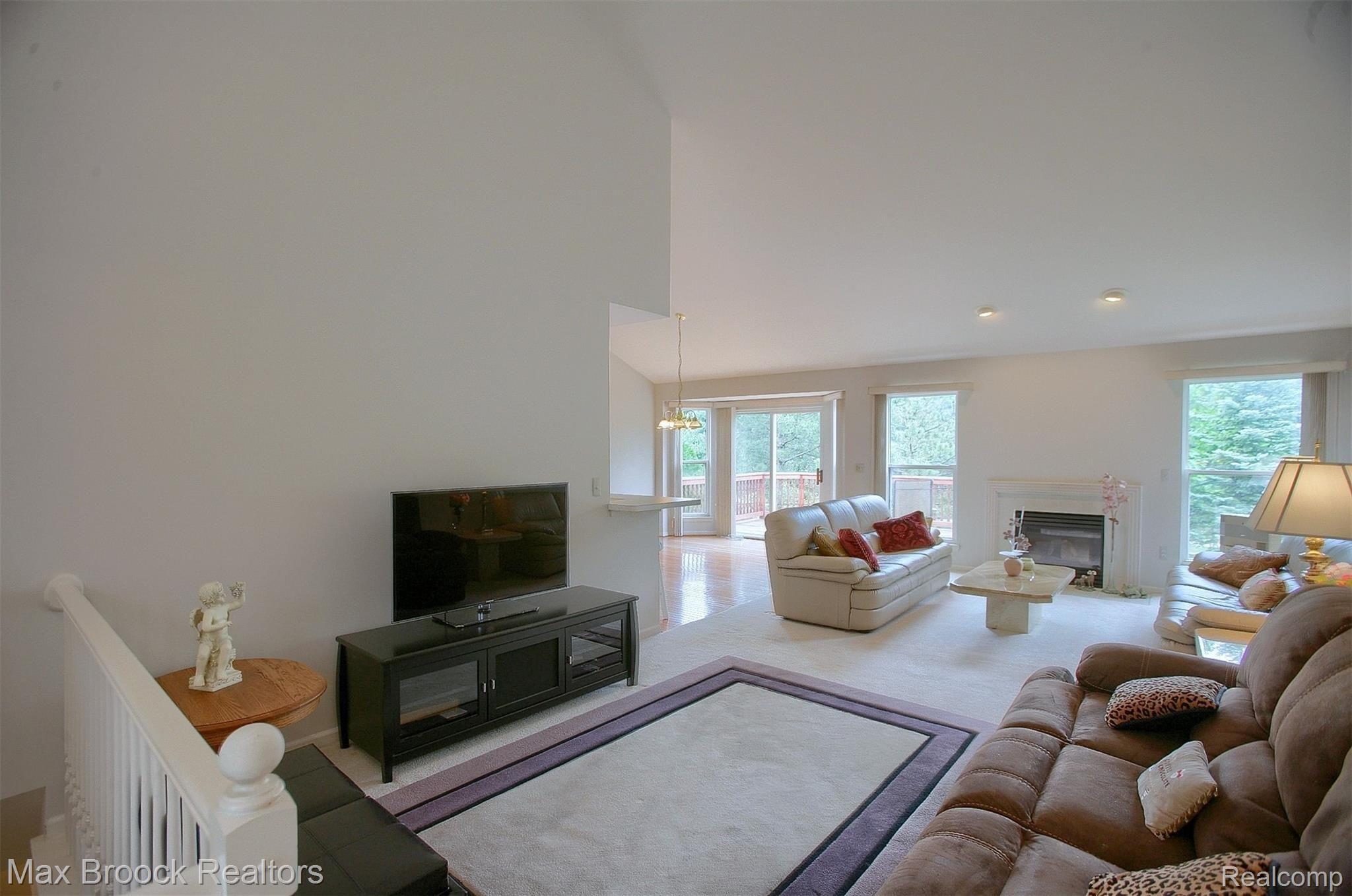 956 Churchill Circle Rochester, MI 48307 - Photo 5 of 30 5-Living Room 2nd View.jpg