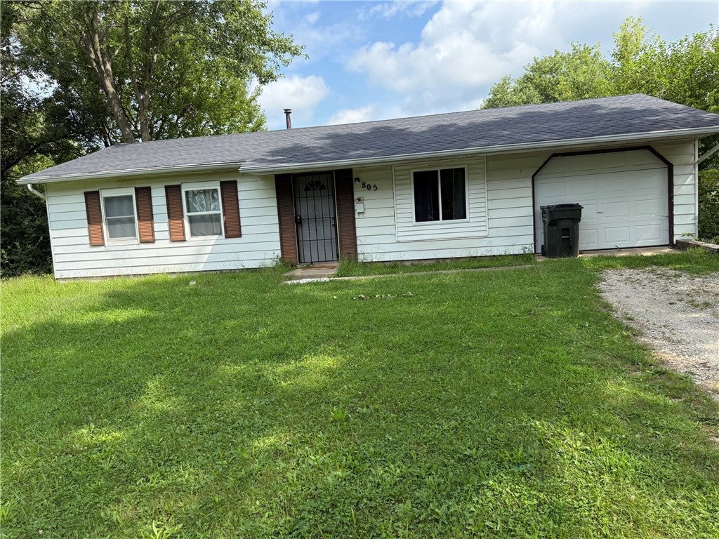 805 Sunset Ridge Danville, IL 61832 - Photo 1 of 6 Gallery Image 1