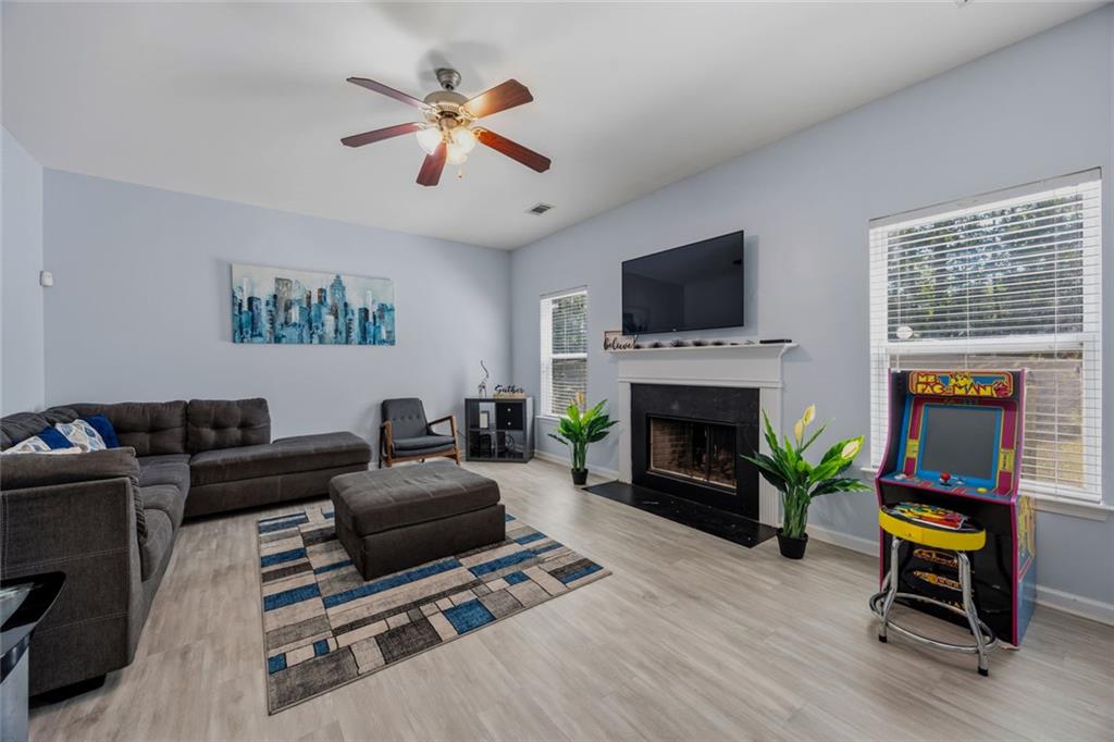 6266 Shell Drive Southwest Atlanta, GA 30331 - Photo 6 of 27