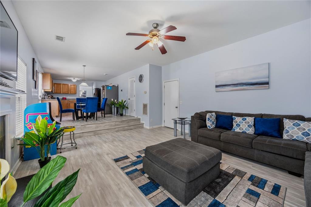 6266 Shell Drive Southwest Atlanta, GA 30331 - Photo 7 of 27