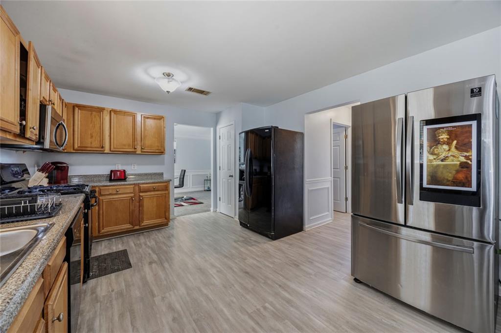6266 Shell Drive Southwest Atlanta, GA 30331 - Photo 10 of 27