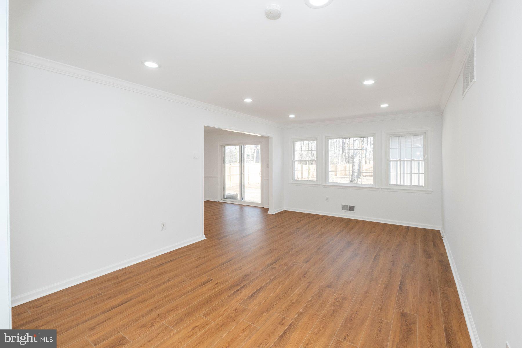 307 Summit Hall Road Gaithersburg, MD 20877 - Photo 2 of 23