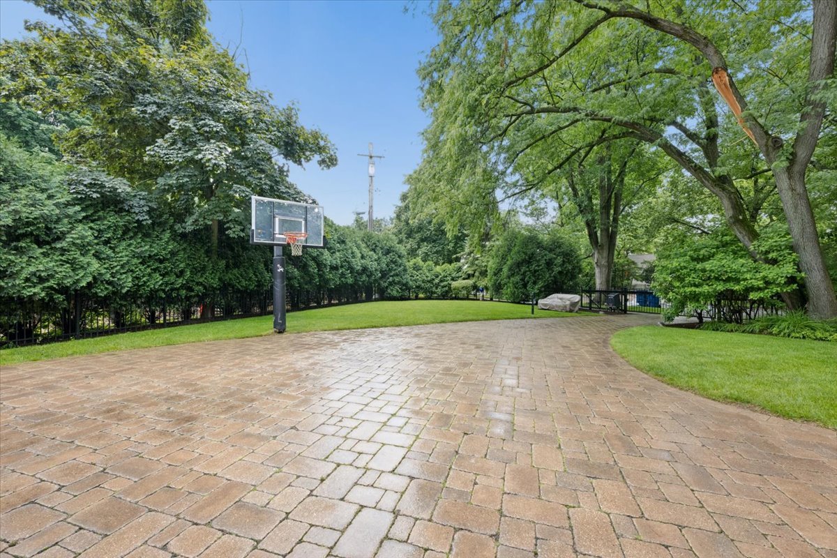 1141 Sheridan Road Wilmette, IL 60091 - Photo 46 of 52