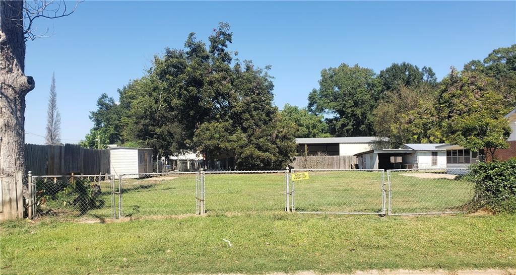 2221 Robin Road Alexandria, LA 71301 - Photo 2 of 22