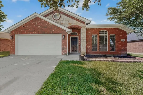 $327,000 | 612 Mooney Drive, Saginaw, TX 76179