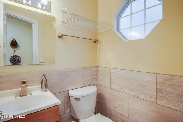 $169,000 | 1664 Beach Boulevard, Unit J 146, Biloxi, MS 39531