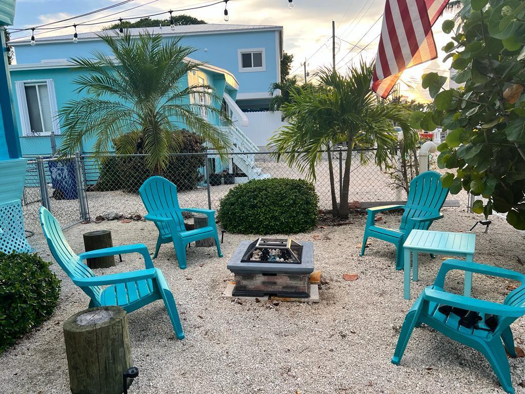 72 Avenue C Key Largo, FL 33037 - Photo 4 of 49 72 Ave C photo firepit