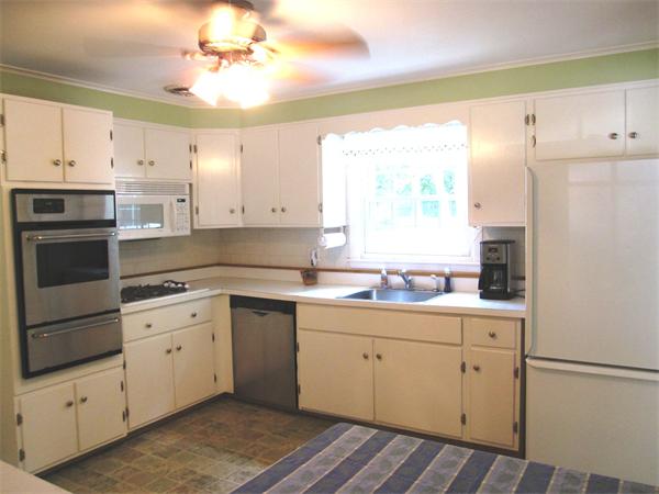 16 Oldham Road Westborough, MA 01581 - Photo 4 of 24 Gallery Image 4