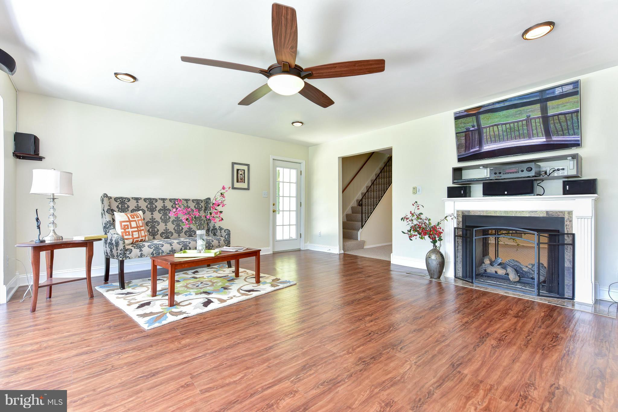 8016 Frye Road Alexandria, VA 22309 - Photo 5 of 30 Family Room
