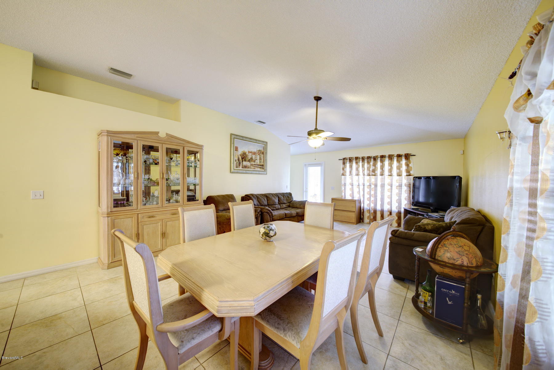 4851 Decatur Circle Melbourne, FL 32934 - Photo 12 of 27 Dining in Great Room