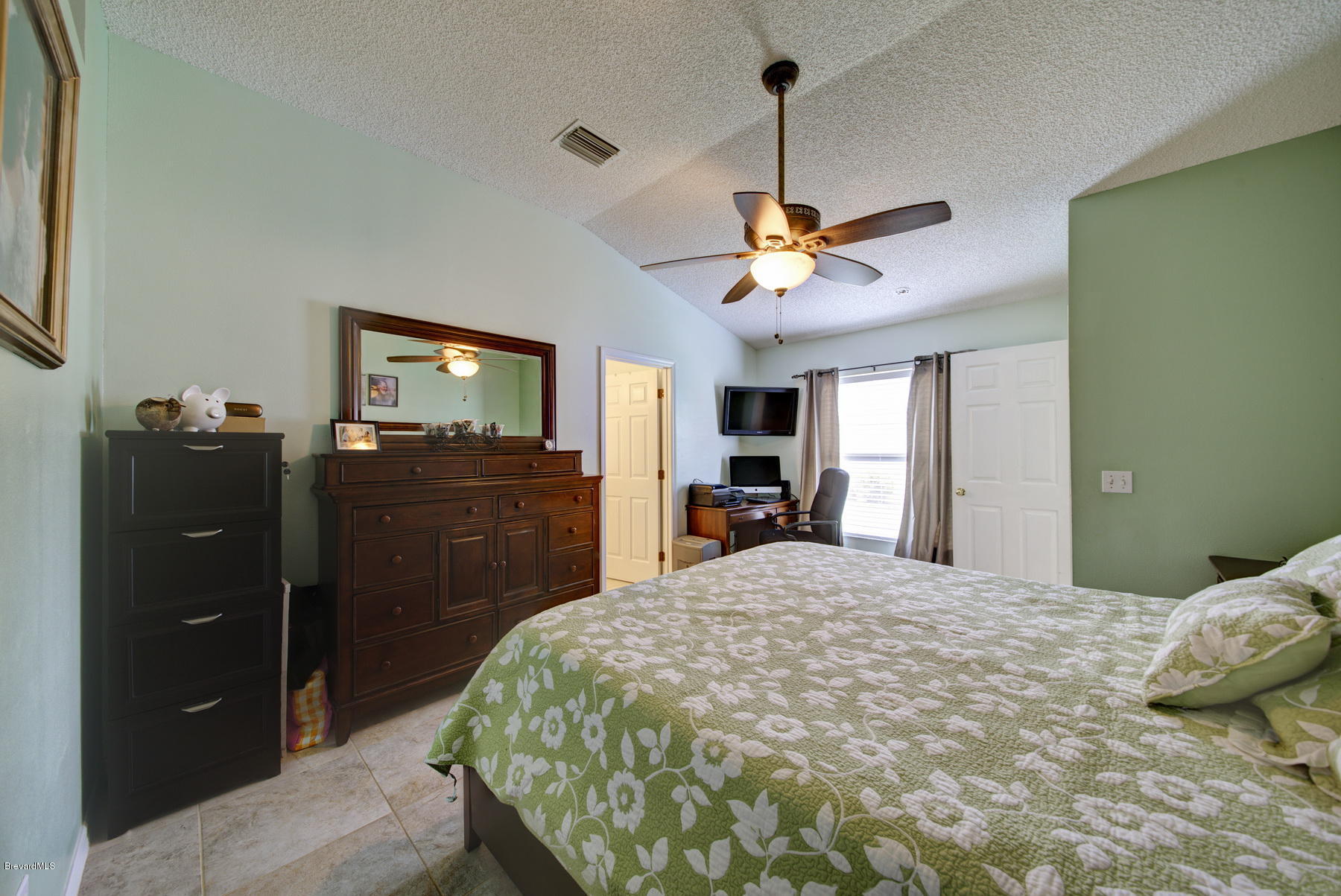 4851 Decatur Circle Melbourne, FL 32934 - Photo 16 of 27 Master_Bedroom