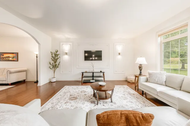 $925,000 | 545 Thomas Road, Wales, WI 53183