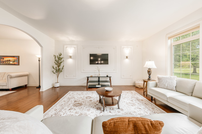 545 Thomas Road Wales, WI 53183 - Photo 11 of 46 Living Room