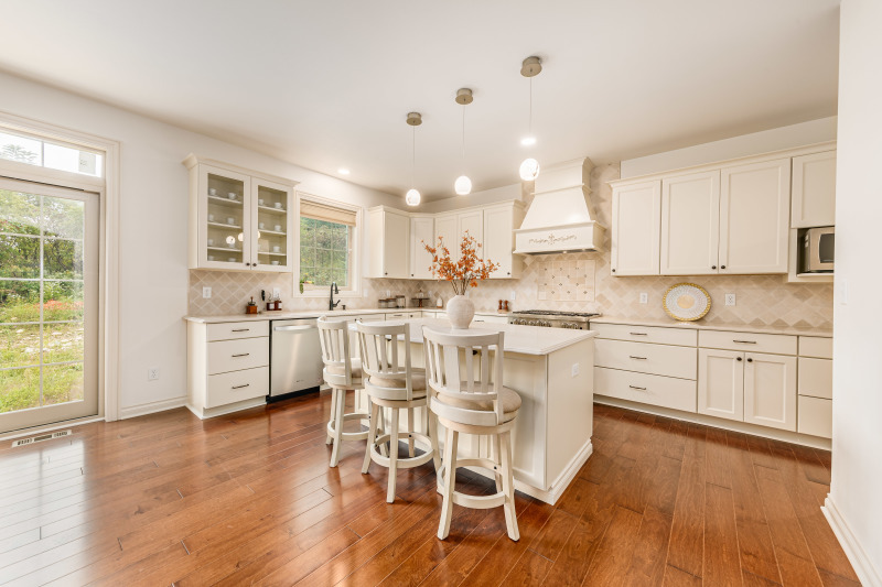 545 Thomas Road Wales, WI 53183 - Photo 13 of 46 Kitchen