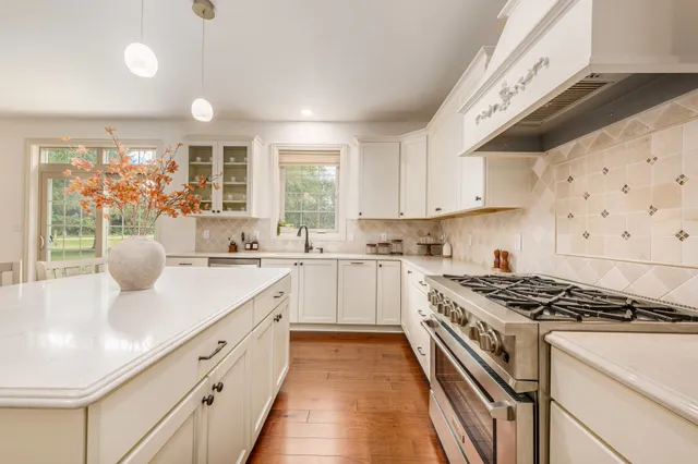 $925,000 | 545 Thomas Road, Wales, WI 53183