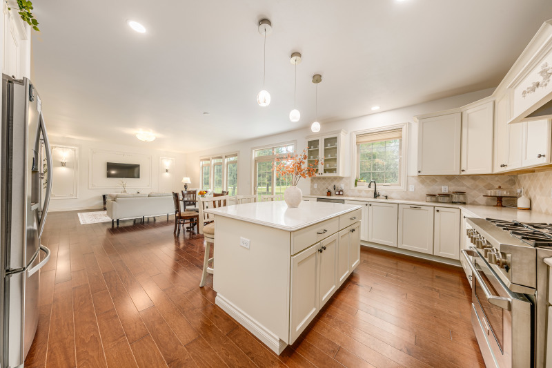 545 Thomas Road Wales, WI 53183 - Photo 16 of 46 Kitchen