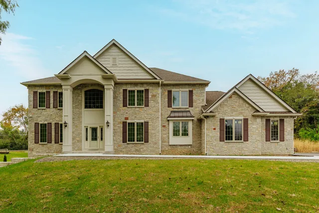 $925,000 | 545 Thomas Road, Wales, WI 53183