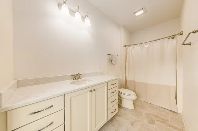 $925,000 | 545 Thomas Road, Wales, WI 53183