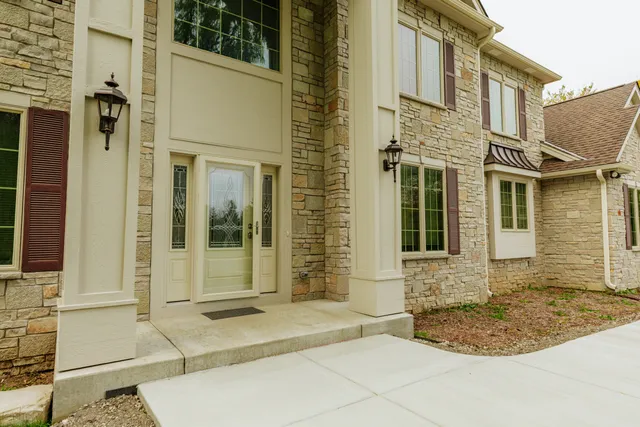 $925,000 | 545 Thomas Road, Wales, WI 53183