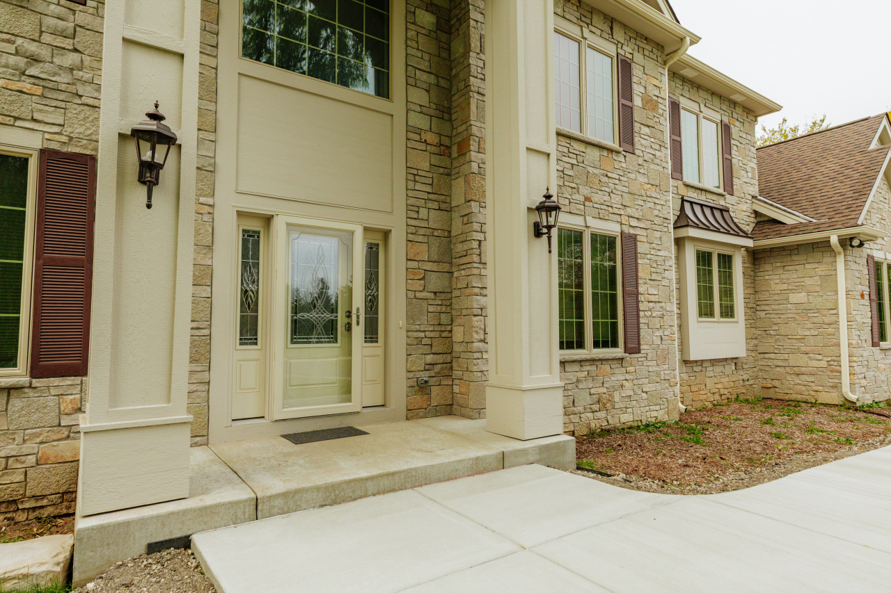 545 Thomas Road Wales, WI 53183 - Photo 4 of 46 Exterior