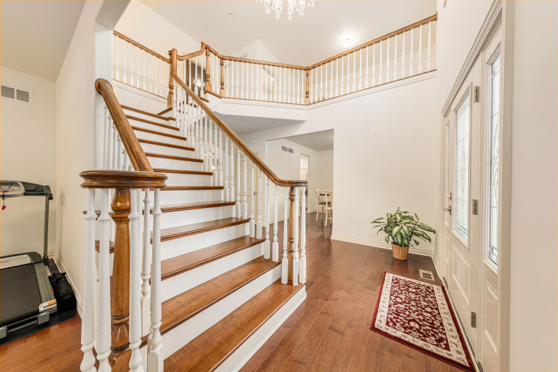 545 Thomas Road Wales, WI 53183 - Photo 5 of 46 Foyer