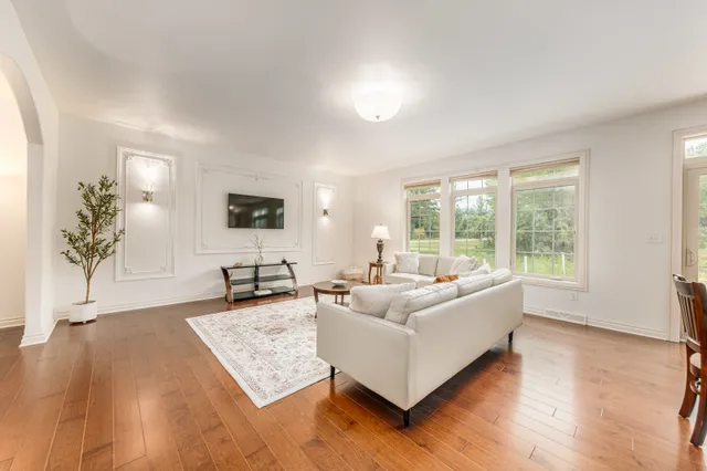 $925,000 | 545 Thomas Road, Wales, WI 53183