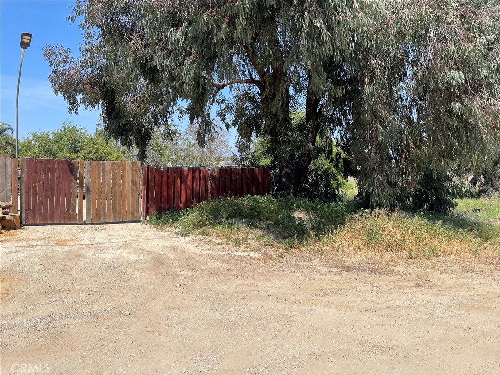 711 Meridian Grand Terrace, CA 92324 - Photo 6 of 15 a backyard of a house with lots of green space