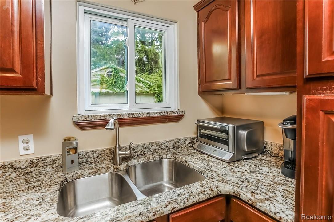 1935 Sheffield Road Birmingham, MI 48009 - Photo 10 of 31 012-Kitchen-3198827-medium.jpg