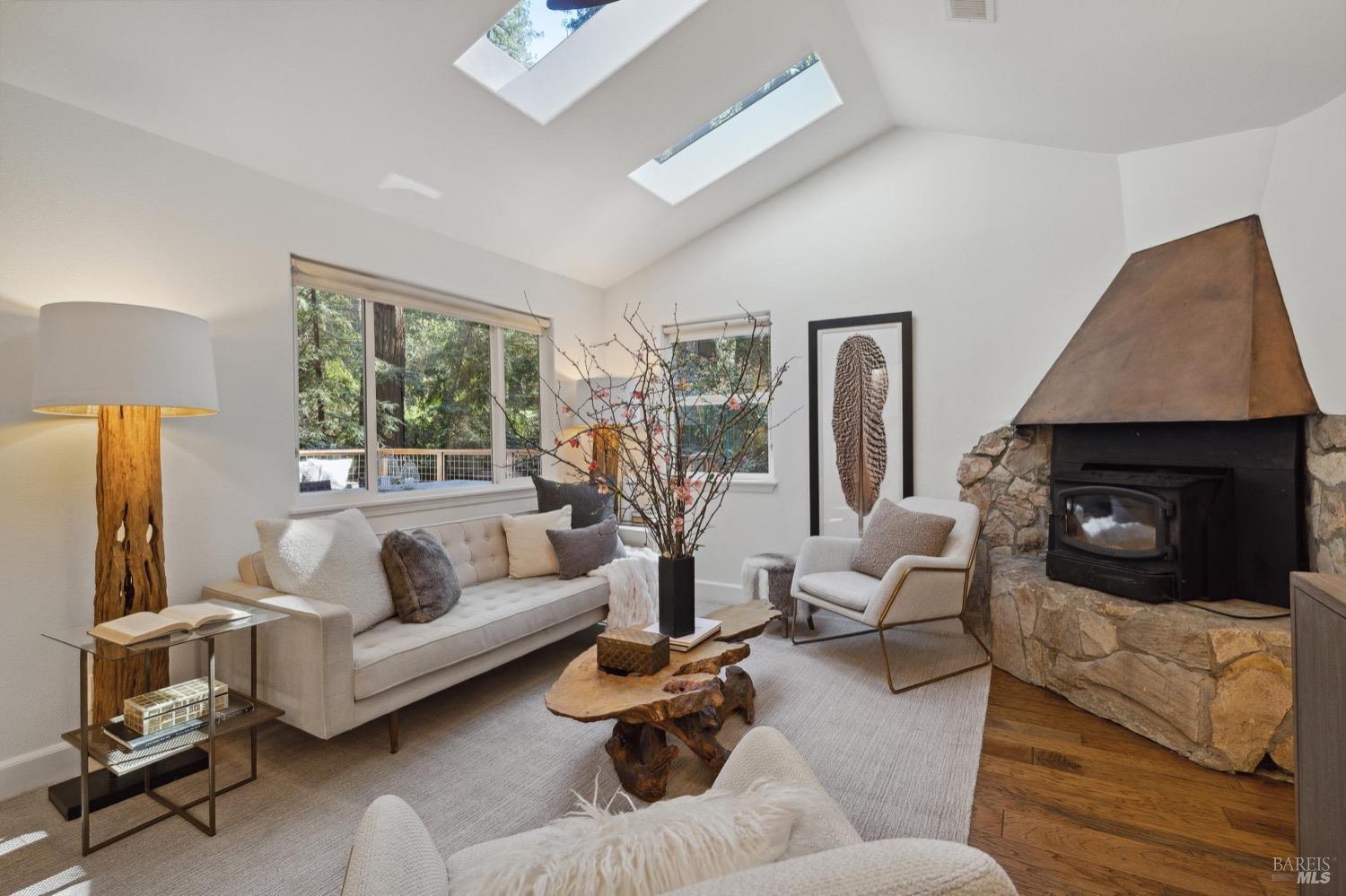 16260 Rio Nido Road Guerneville, CA 95446 - Photo 4 of 36 Gallery Image 4