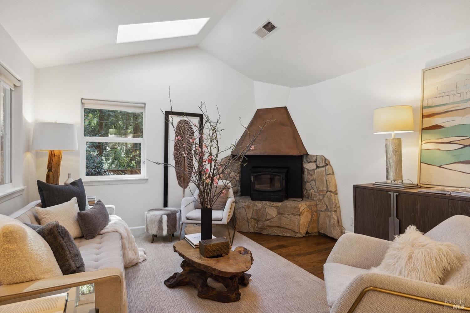 16260 Rio Nido Road Guerneville, CA 95446 - Photo 8 of 36 Gallery Image 8