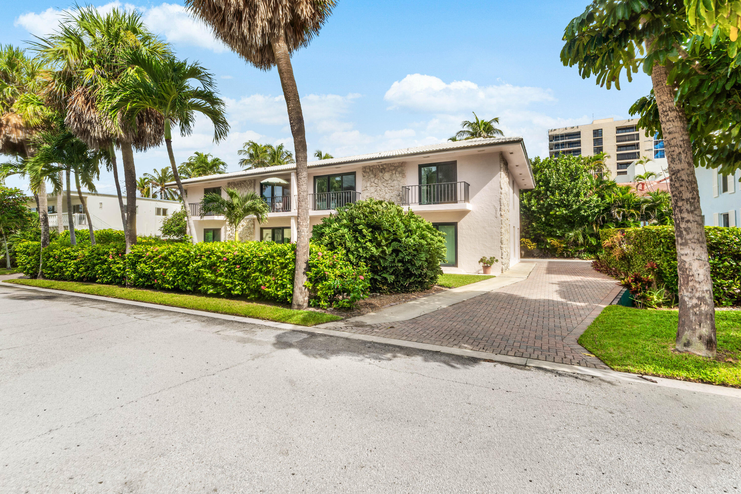 291 Mercury Road, Unit 4 Juno Beach, FL 33408 - Photo 1 of 35 001-291MercuryRoad-4-JunoBeach-FL-33408-