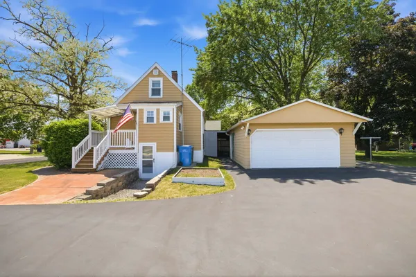 $225,000 | 1178 North 4th Street, Watertown, WI 53098
