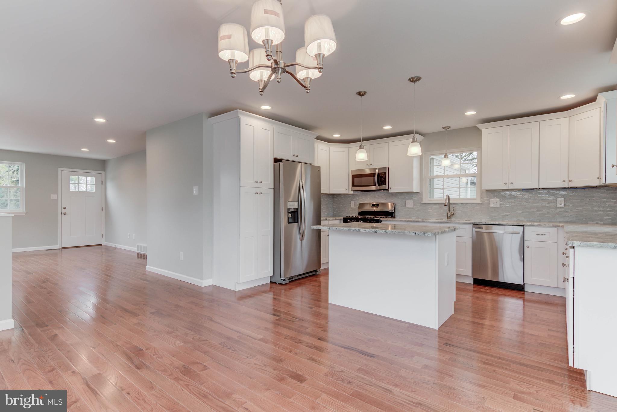 215 Tuscany Road Aston, PA 19014 - Photo 3 of 29